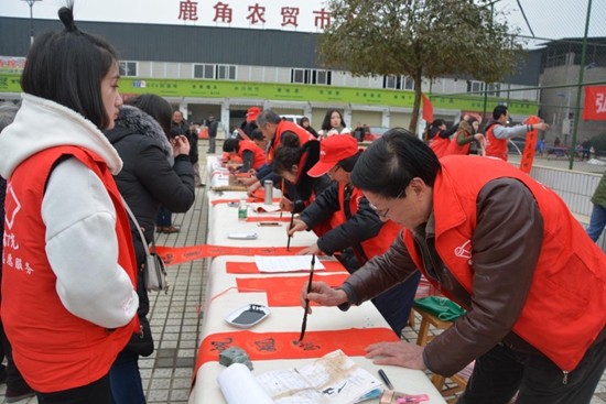 1517387376112892.jpg 群眾參與熱情高漲.jpg