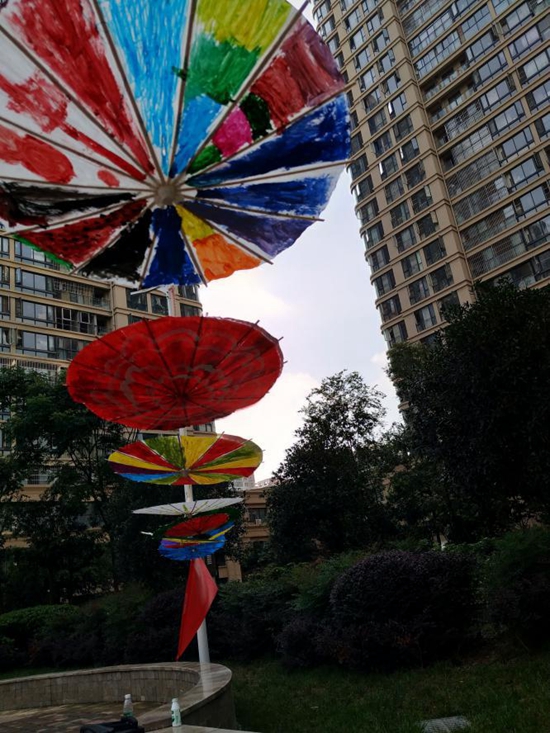 紙傘落于樓宇間.jpg
