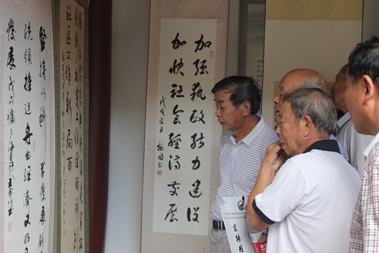 1538291133409978.jpg 寧波市北侖區(qū)春曉舉辦第五屆農民書法展 (2)_副本.jpg