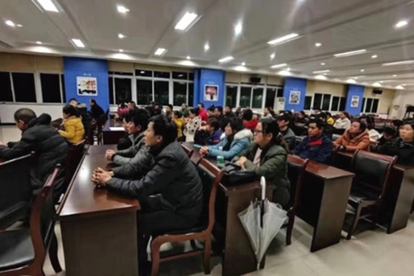 今日勤學(xué)技能 明日逐夢(mèng)前行.jpg