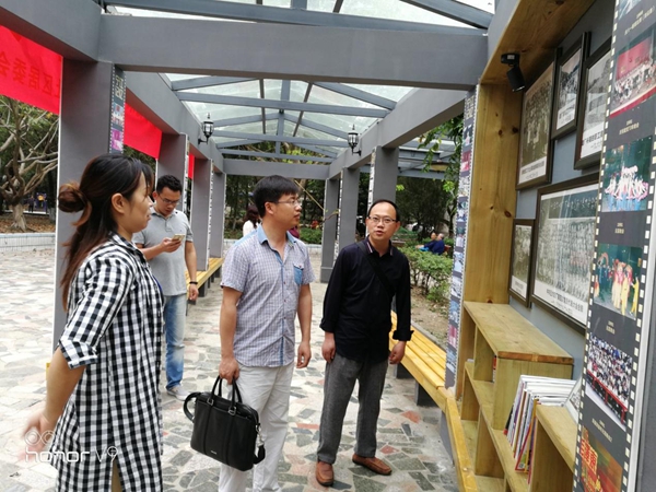 1526004317880049.jpg 陳部長(zhǎng)一行參觀了寧江記憶長(zhǎng)廊_副本.jpg