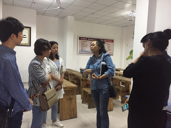 考察柏合鎮(zhèn)東山社區(qū)教育工作站.jpg