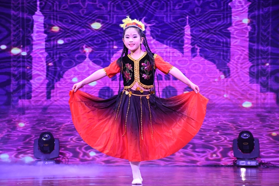 寧波市北侖區(qū)春曉成校助力農(nóng)村社區(qū)舉辦迎新文藝晚會(huì) (3).jpg