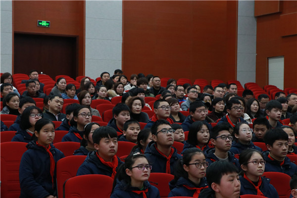 寧波市北侖區(qū)春曉：舉辦“謀職業(yè)規(guī)劃 譜人生新篇”講座.jpg