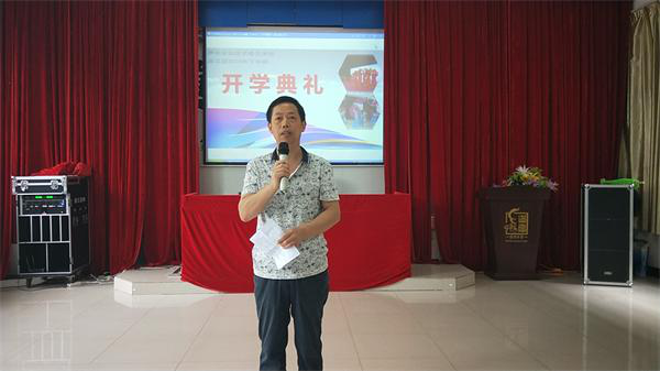 1536819698176378.png 社區(qū)學(xué)院副主任宗德泉對藝術(shù)團(tuán)的成立表示衷心的祝賀.png