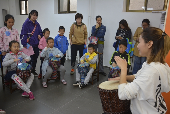 1540446218707097.jpg 非洲鼓體驗(yàn)課.jpg