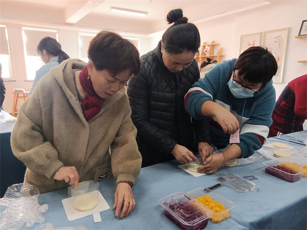 學(xué)習(xí)烘焙中 (1).jpg