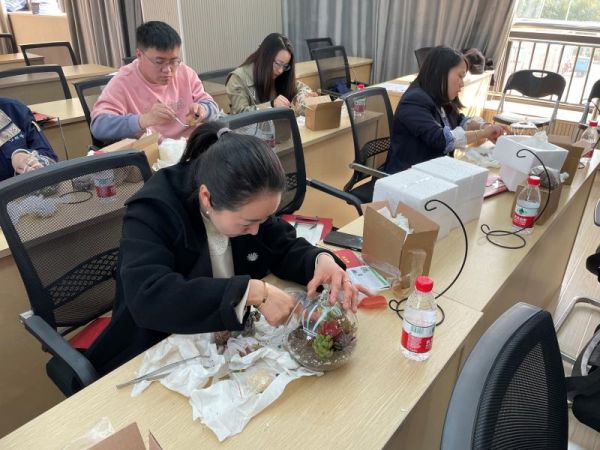 “情暖三月，花漾生活”婦女節(jié)花藝培訓(xùn)活動(dòng) (2).jpg