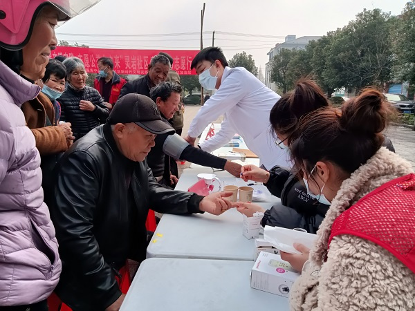 與“老”朋友攜手共享碶上·紅領(lǐng)集市，新時代文明實踐向未來 (4).jpg