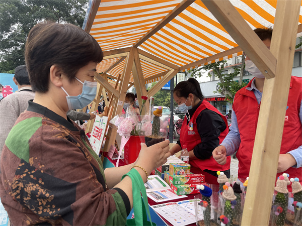 廢品換綠植 扮靚我家園 (3).jpg