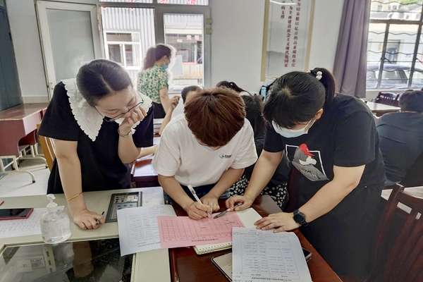 “能者為師”送教結(jié)對(duì)社區(qū)假日學(xué)校 (2).jpg