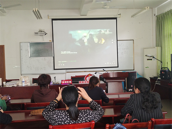 北侖區(qū)春曉：開展慶“七一”紅色電影展播活動.jpg
