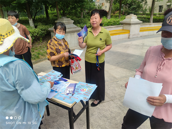 北侖區(qū)春曉：反詐宣傳進(jìn)社區(qū) 增強(qiáng)群眾防詐意識(shí).jpg