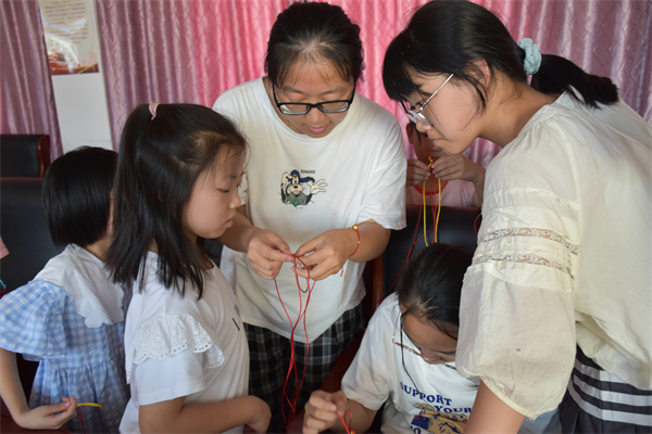 1665585536391014.jpg 北侖區(qū)春曉街道三山社區(qū):一根紅線編織愛(ài)國(guó)情.jpg