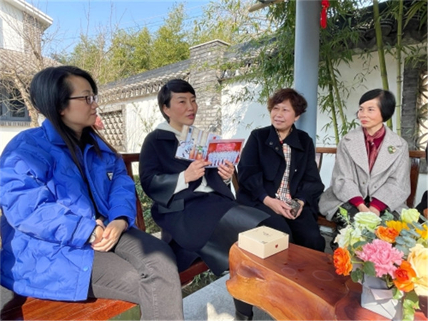 1679120138579088.jpg 我家故事進(jìn)庭院,感念黨恩數(shù)十年.jpg