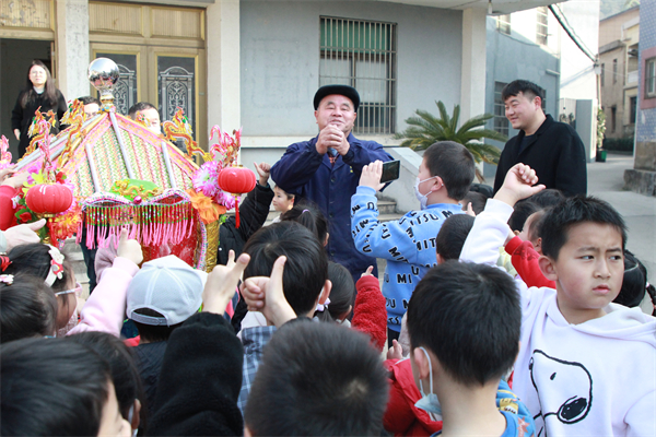 1679123707813312.jpg 走近北侖春曉紗船 探秘優(yōu)秀非遺文化.jpg