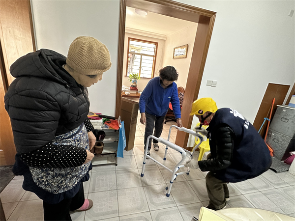 “小改造”承載“大幸?！薄蛹茵B(yǎng)老更舒心 (3).jpg