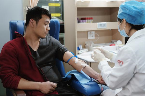 奉獻(xiàn)傳遞愛心 共筑生命陽光——寧波力勁科技有限公司黨支部無償獻(xiàn)血活動 (3).jpg