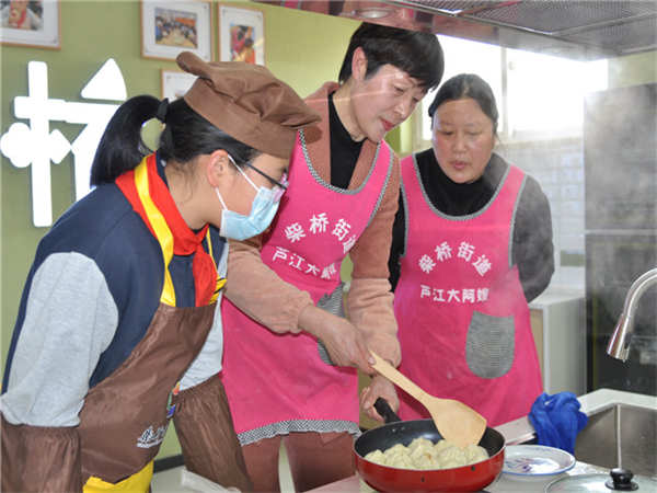 1683532128609646.jpg 非遺進(jìn)校園 讓“雙減”政策落地開花1.jpg