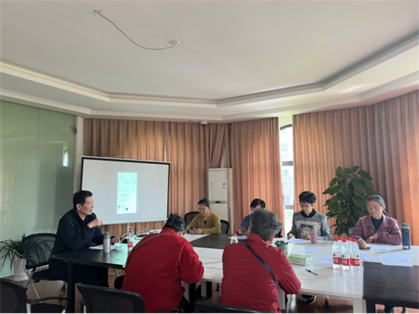 北侖區(qū)春曉成校、洋沙山社區(qū)聯(lián)合舉辦“老有所E 智享生活”智能手機(jī)第三期培訓(xùn)班.png