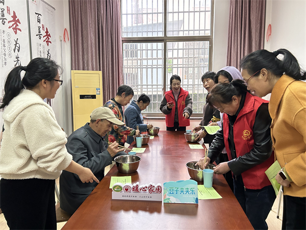 北侖區(qū)春曉成校等單位組織開展“迎亞運(yùn) 享健康 愛永續(xù)”趣味運(yùn)動會.jpg