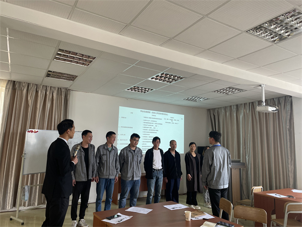 戚家山成校開展金藍(lán)領(lǐng)項目之企業(yè)班組長管理能力培訓(xùn)-3.JPG