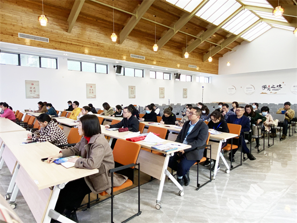 戚家山成校：人社業(yè)務進課堂 服務企業(yè)講政策-2.JPG