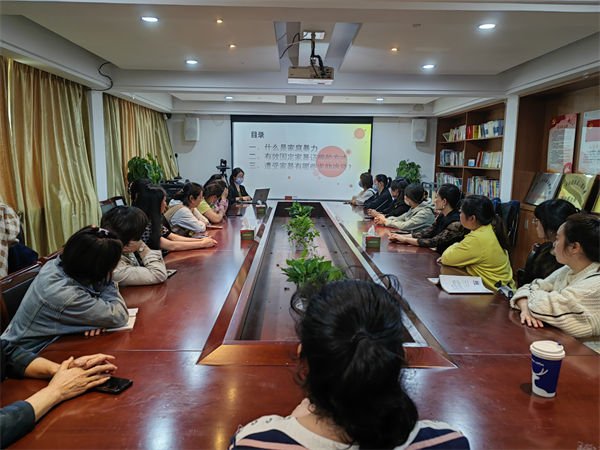 1691132680138369.png 全職媽媽課堂.png