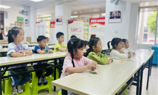 1694441869734582.png 四川成都:溫江區(qū)柳城街道社區(qū)學(xué)校聯(lián)合燎原社區(qū)開(kāi)展“走進(jìn)國(guó)學(xué)傳承文化”紙鳶DIY主題活動(dòng)679.png