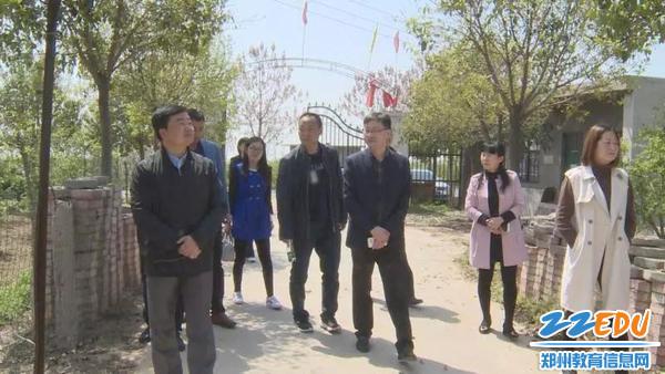 檢查組到鄭州市社區(qū)教育實驗基地檢查.jpg