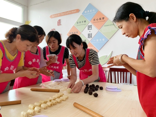 柴橋：美味迎中秋 巧做蛋黃酥.jpg