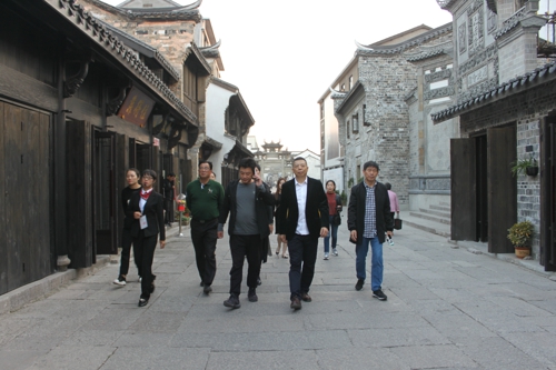 祁洪杰 微信圖片_20191112031150.jpg