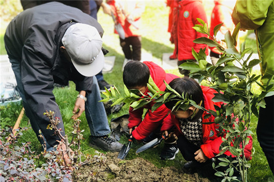 開(kāi)展“校社共建美好家園—護(hù)苗行動(dòng)” (2).jpg