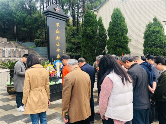 學(xué)黨史銘初心 百年潮涌憶先烈.jpg