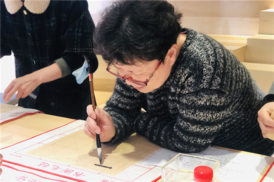 追憶百年歷史 譜寫(xiě)文化新篇——巖河社區(qū)舉辦喜迎建黨100周年活動(dòng) (2).jpg