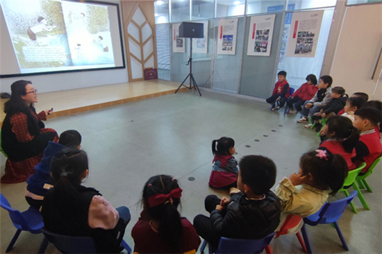 1619402655106022.jpg “童心向黨 閱美港城”紅色童享會第四期走進(jìn)富春社區(qū).jpg