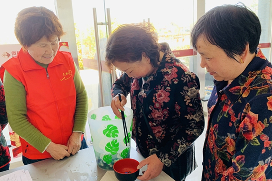 展銀發(fā)風(fēng)采 健長(zhǎng)者體魄 (1).jpg