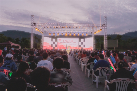 靈峰工業(yè)社區(qū)舉行“匠心向黨 勞動最美”大竄街道青年風(fēng)采大賽暨慶“五一”文藝晚會 (1).jpg