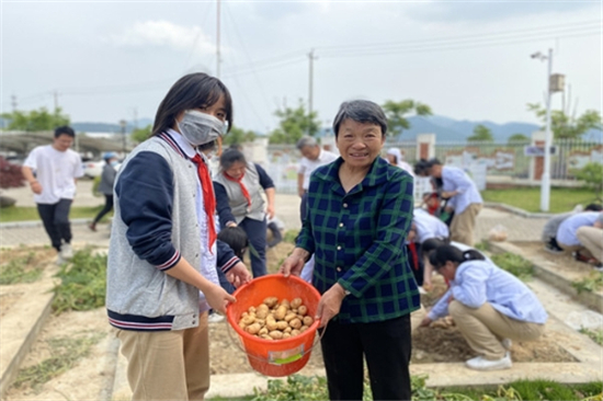 弘揚(yáng)傳統(tǒng)農(nóng)耕文化，樂享農(nóng)趣體驗(yàn) (1).jpg