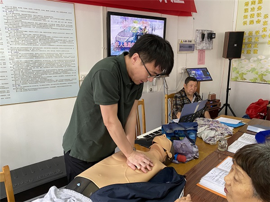 開展“五老人員”急救知識培訓(xùn) (1).jpg