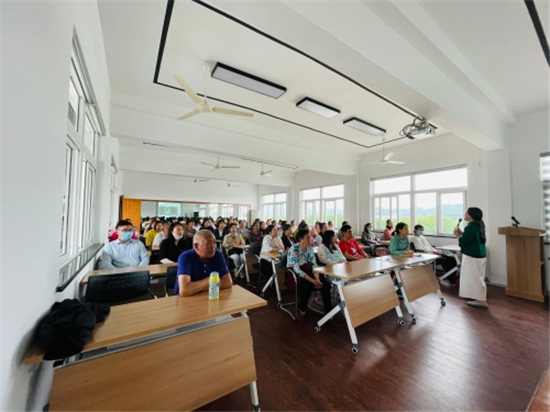 心理講座護(hù)航 親子共同成長(zhǎng).jpg