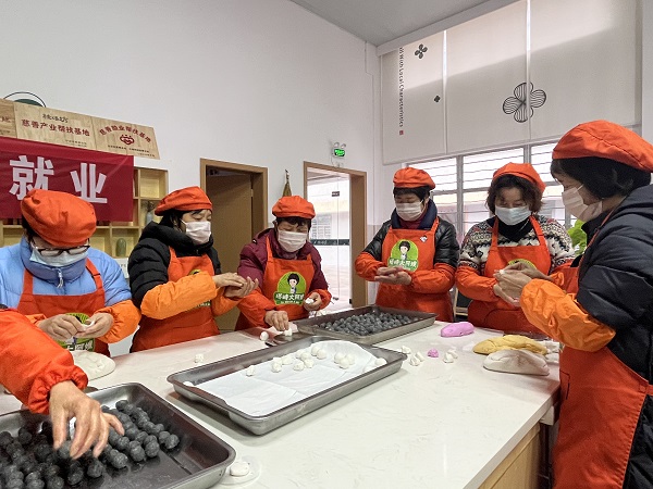 元宵送技能，基地助就業(yè)，困難戶脫貧有“術(shù)” (2).jpg