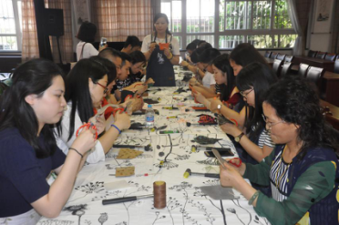 參培學(xué)員體驗(yàn)創(chuàng)意手工課2.png