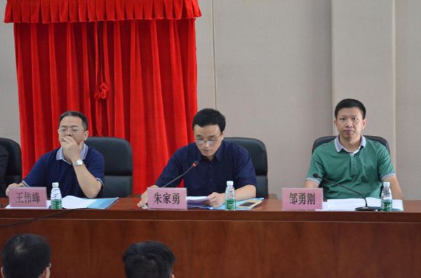 朱家勇校長發(fā)表講話.jpg